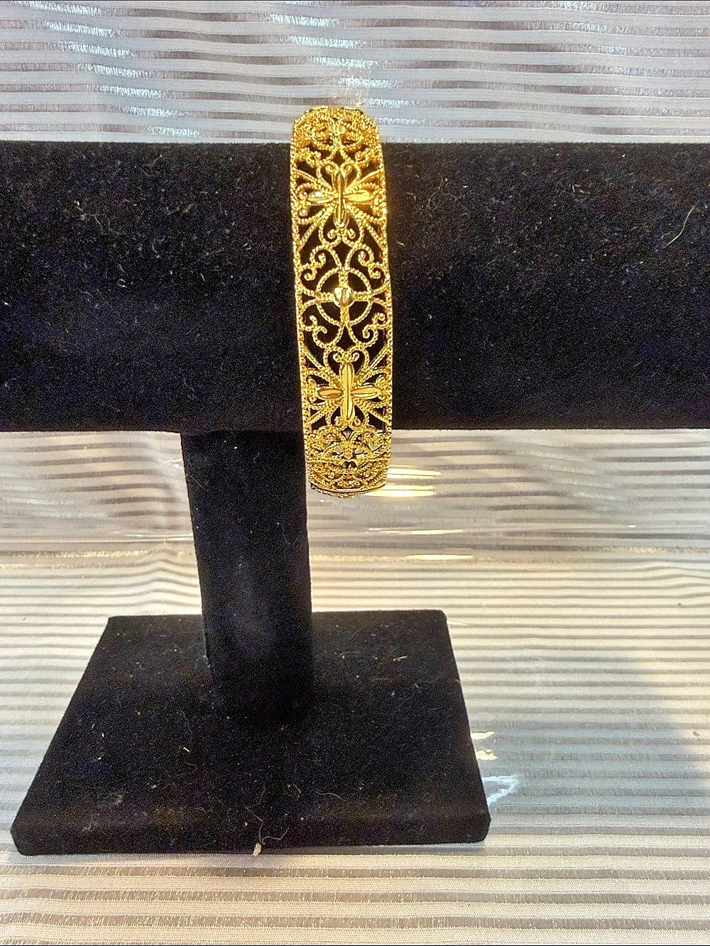 Gold-Tone Filigree Bracelet Like New